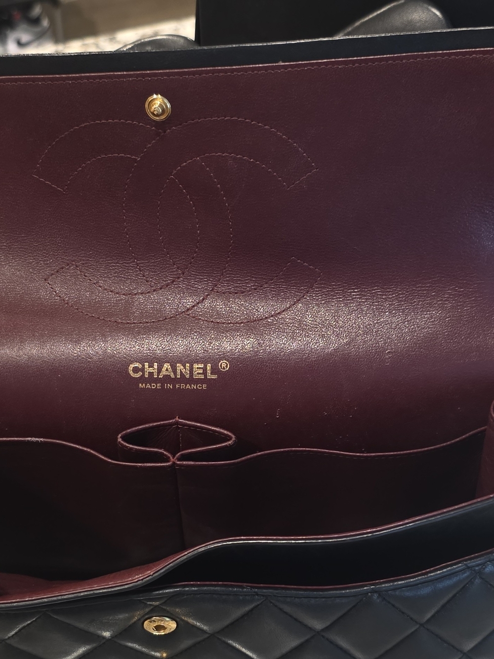 Chanel Quilted Classic Flap Bag in Black with Gold Chain - Picture 6 of 16
